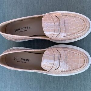 Jon Josef Chunky Loafer: Aligator Style Light Pink